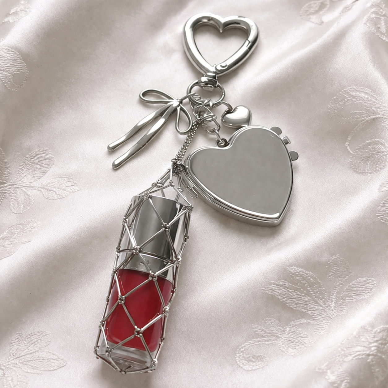 Multipurpose lippie charm
